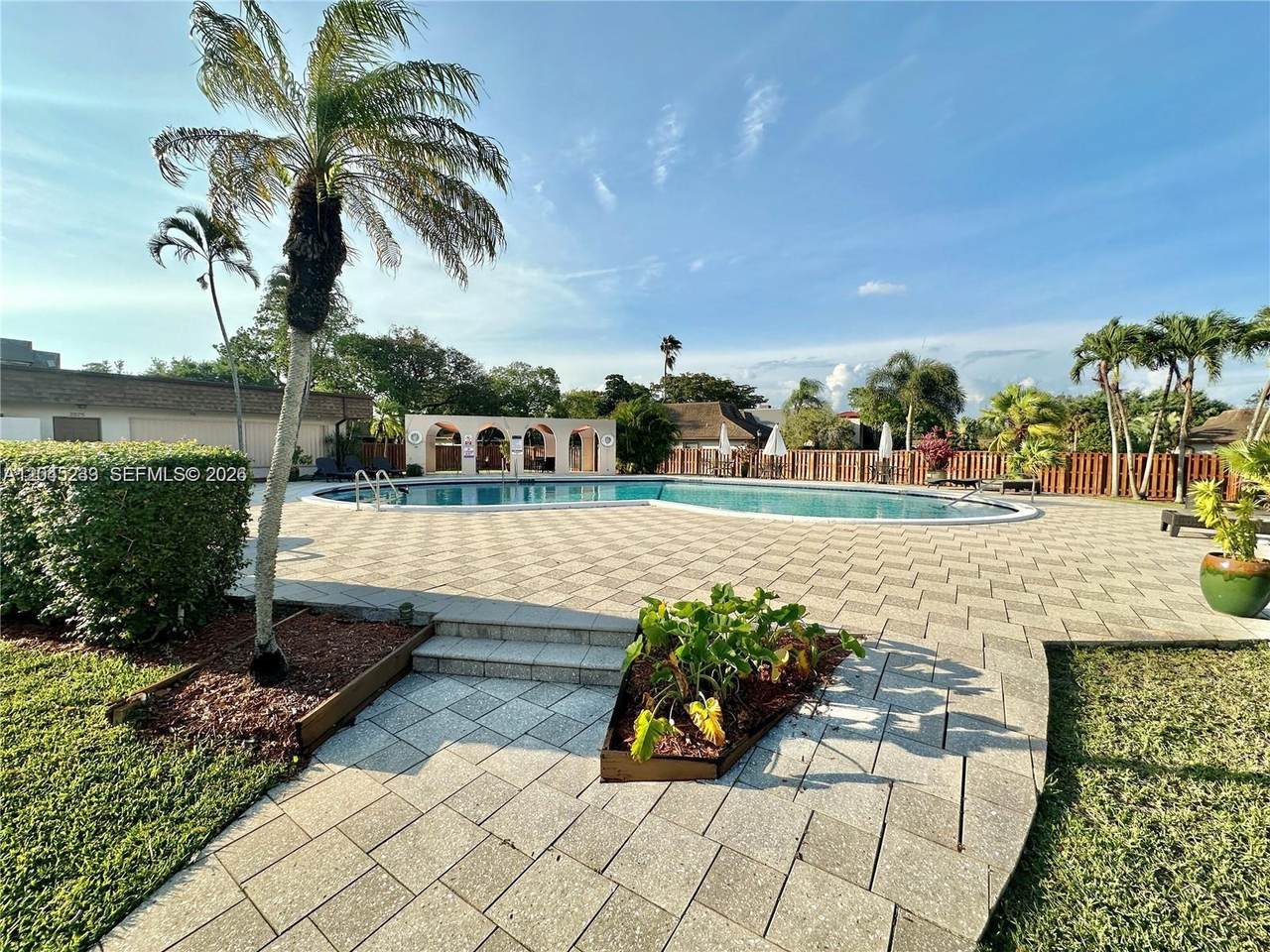 https://bt-photos.global.ssl.fastly.net/miami/1280_boomver_2_A12045233-2.jpg