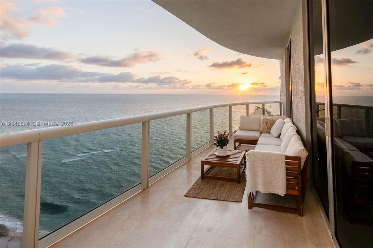 15901 Collins Ave - Photo 1
