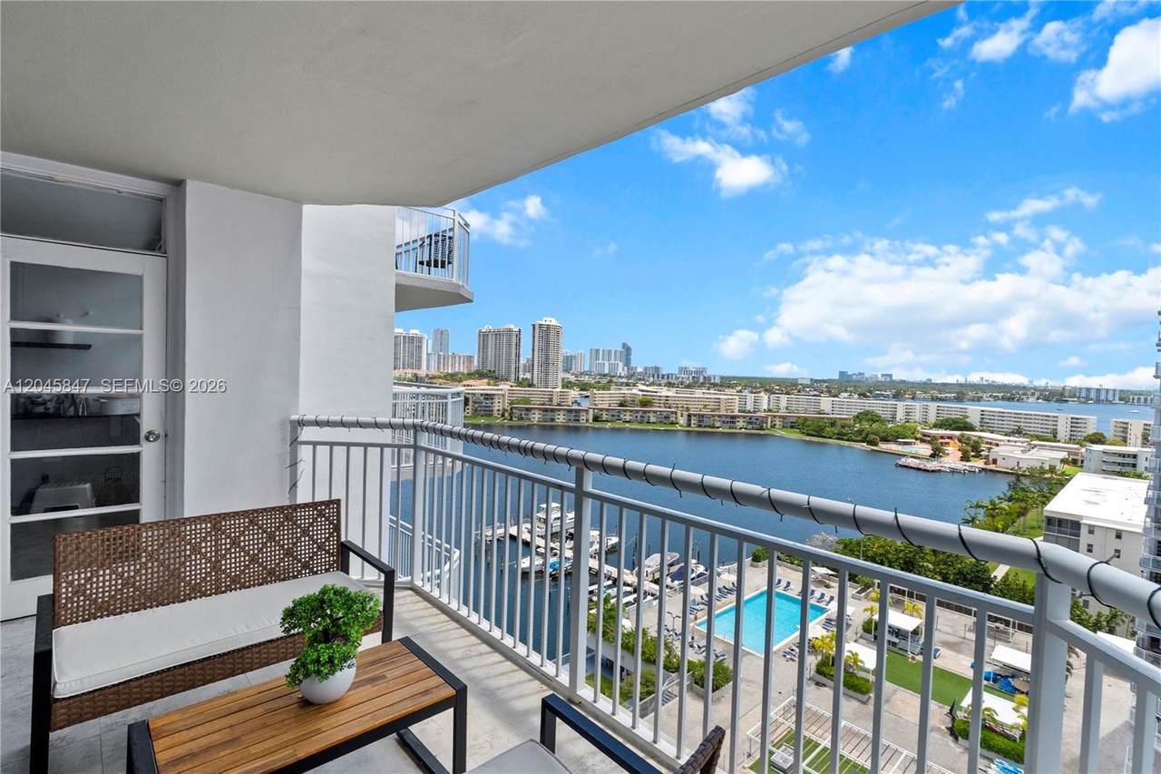 18071 Biscayne Blvd - Photo 1