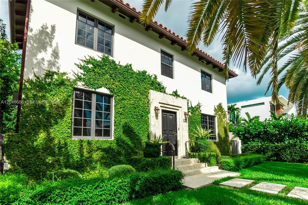 255 Palm Avenue - Photo 1