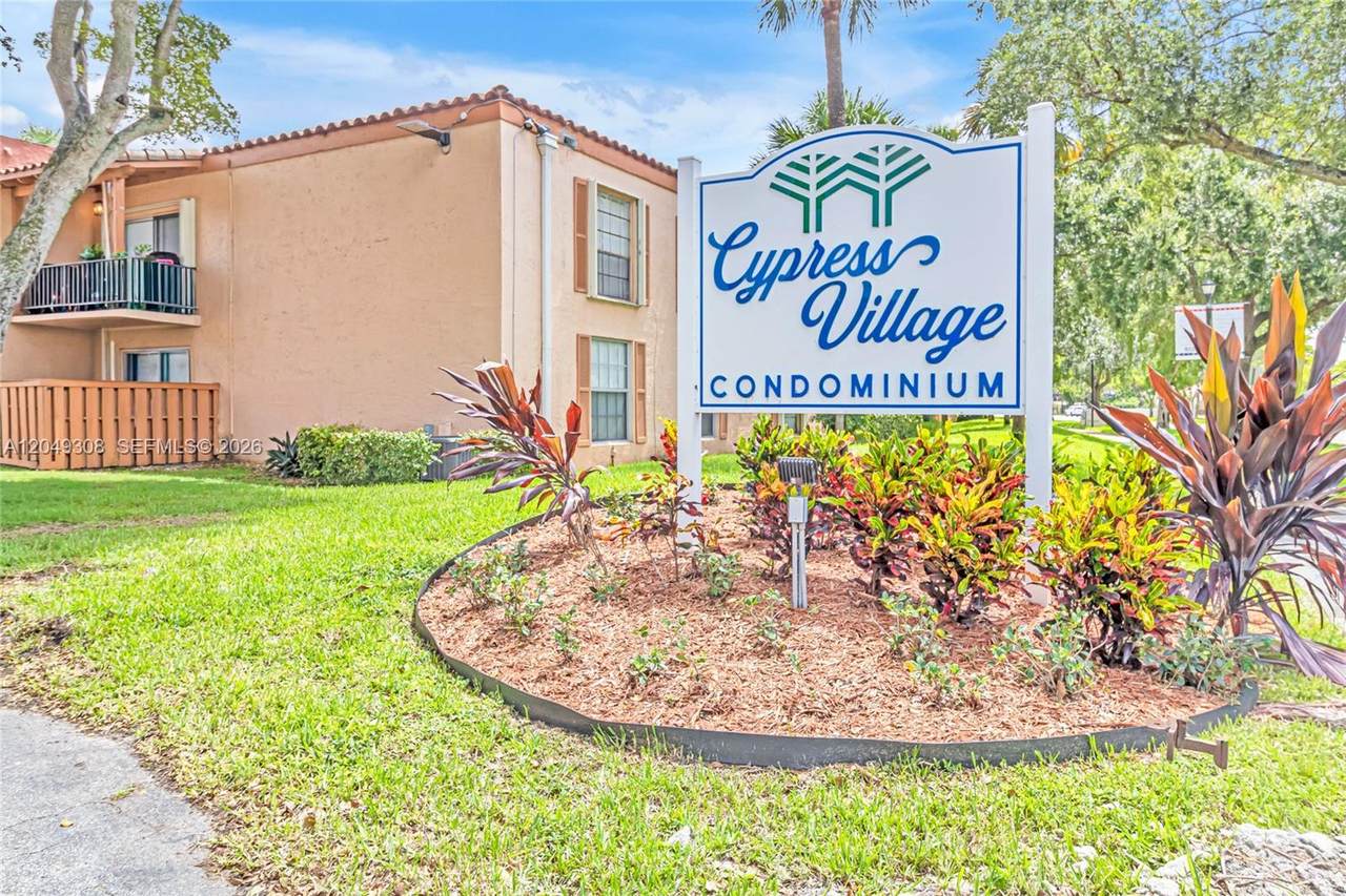 7201 Miami Lakes Dr - Photo 1