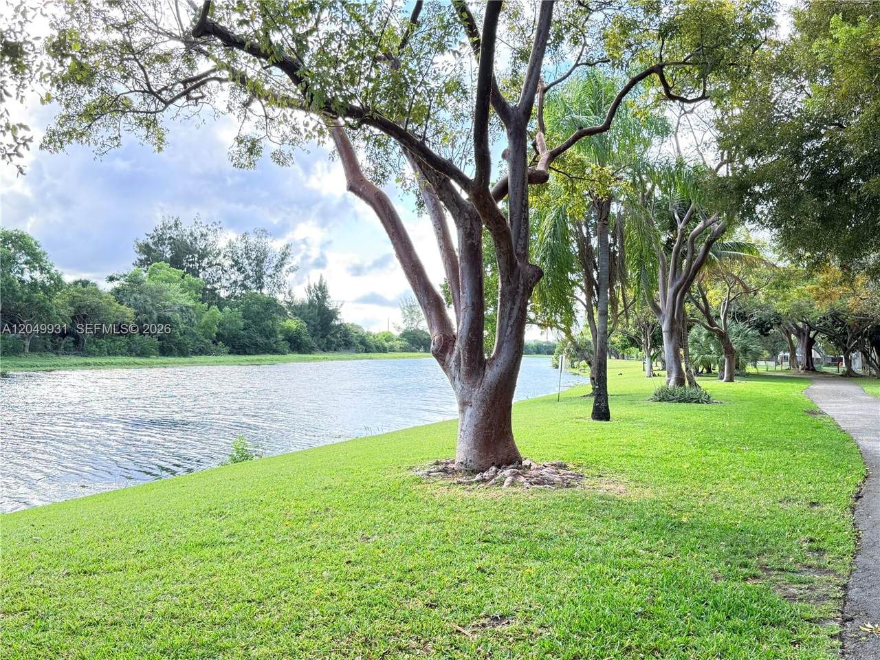 2206 Cypress Bend Dr - Photo 1