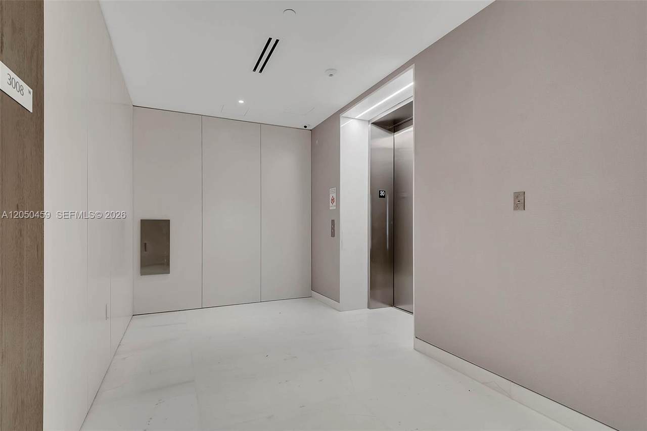 https://bt-photos.global.ssl.fastly.net/miami/1280_boomver_2_A12050459-2.jpg