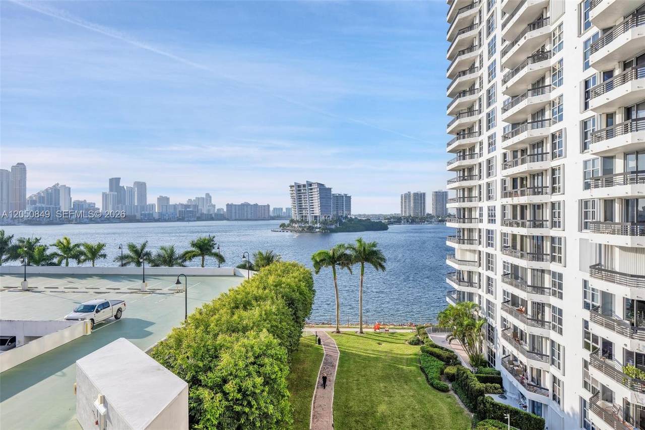 https://bt-photos.global.ssl.fastly.net/miami/1280_boomver_2_A12050849-2.jpg