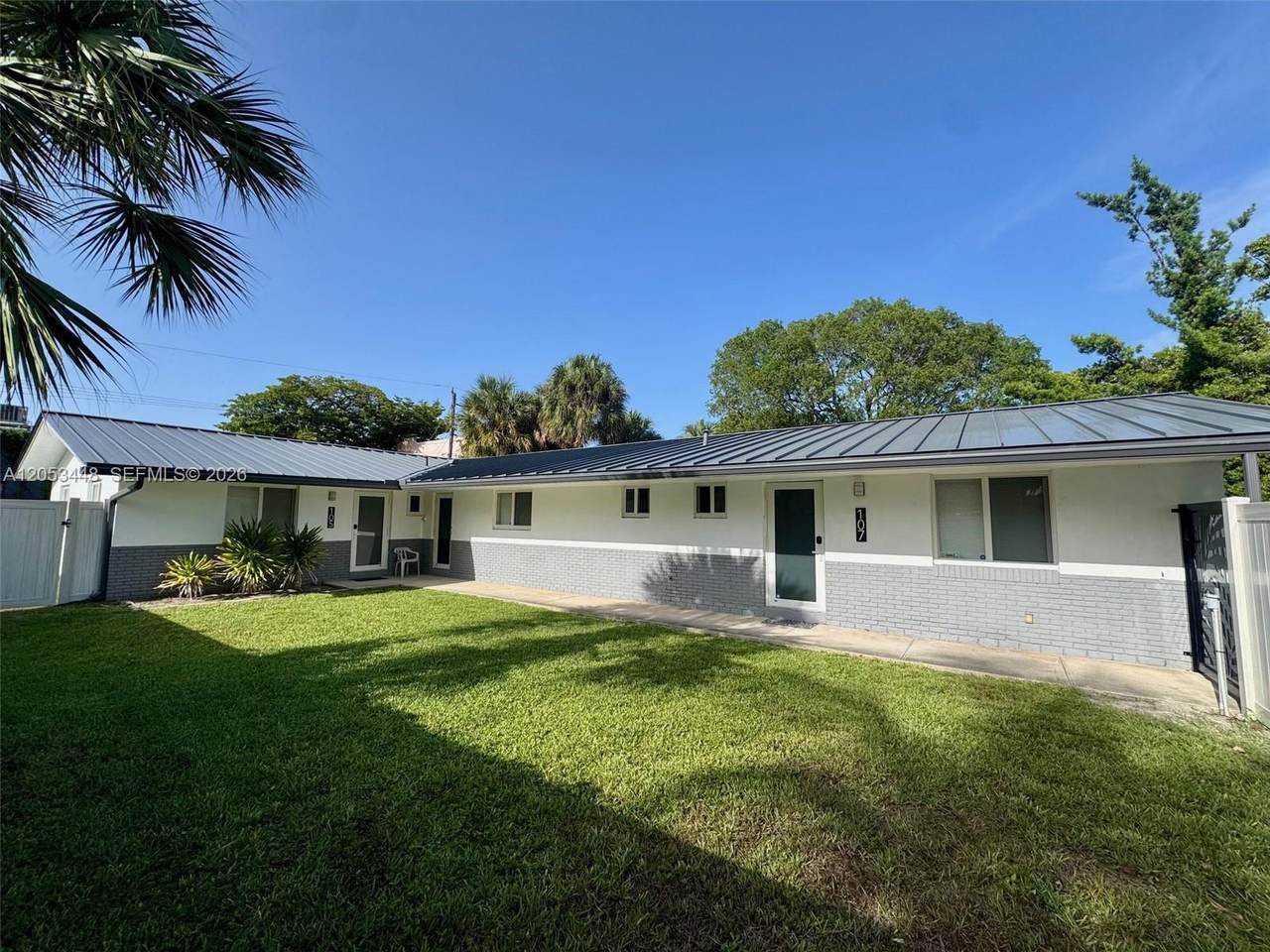 105-107 30th Ct - Photo 1