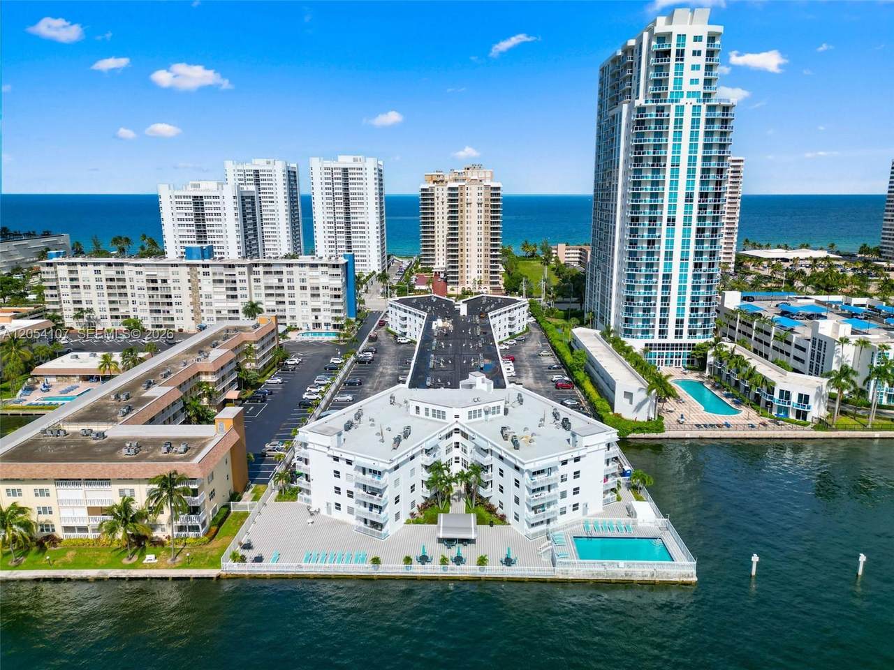 1913 Ocean Dr - Photo 1