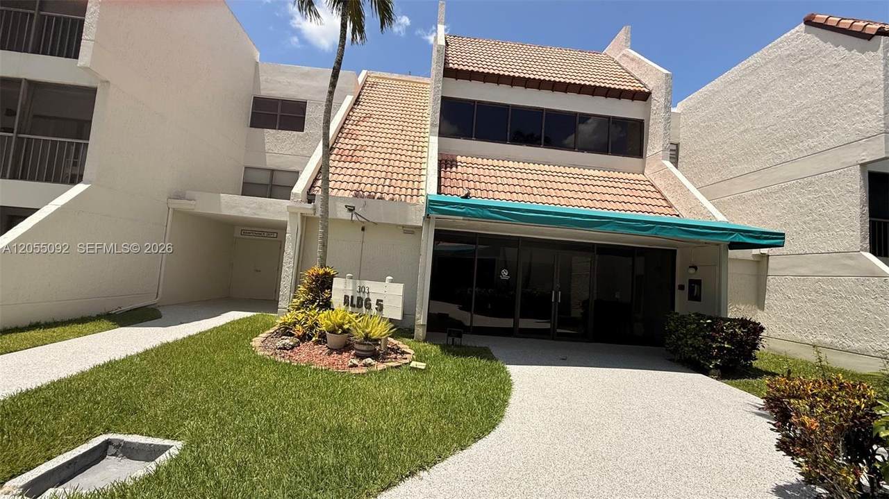 303 Racquet Club Rd - Photo 1