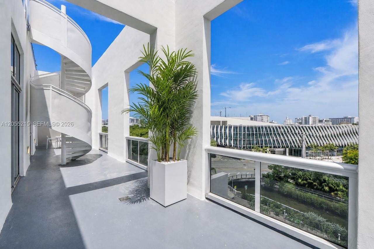https://bt-photos.global.ssl.fastly.net/miami/1280_boomver_3_A12055215-2.jpg
