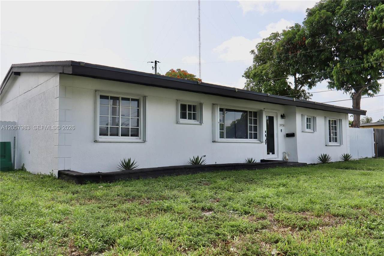 19730 3rd Ct - Photo 1