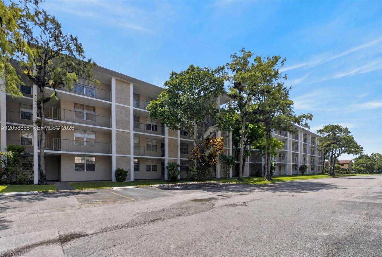 2900 48th Ter - Photo 1