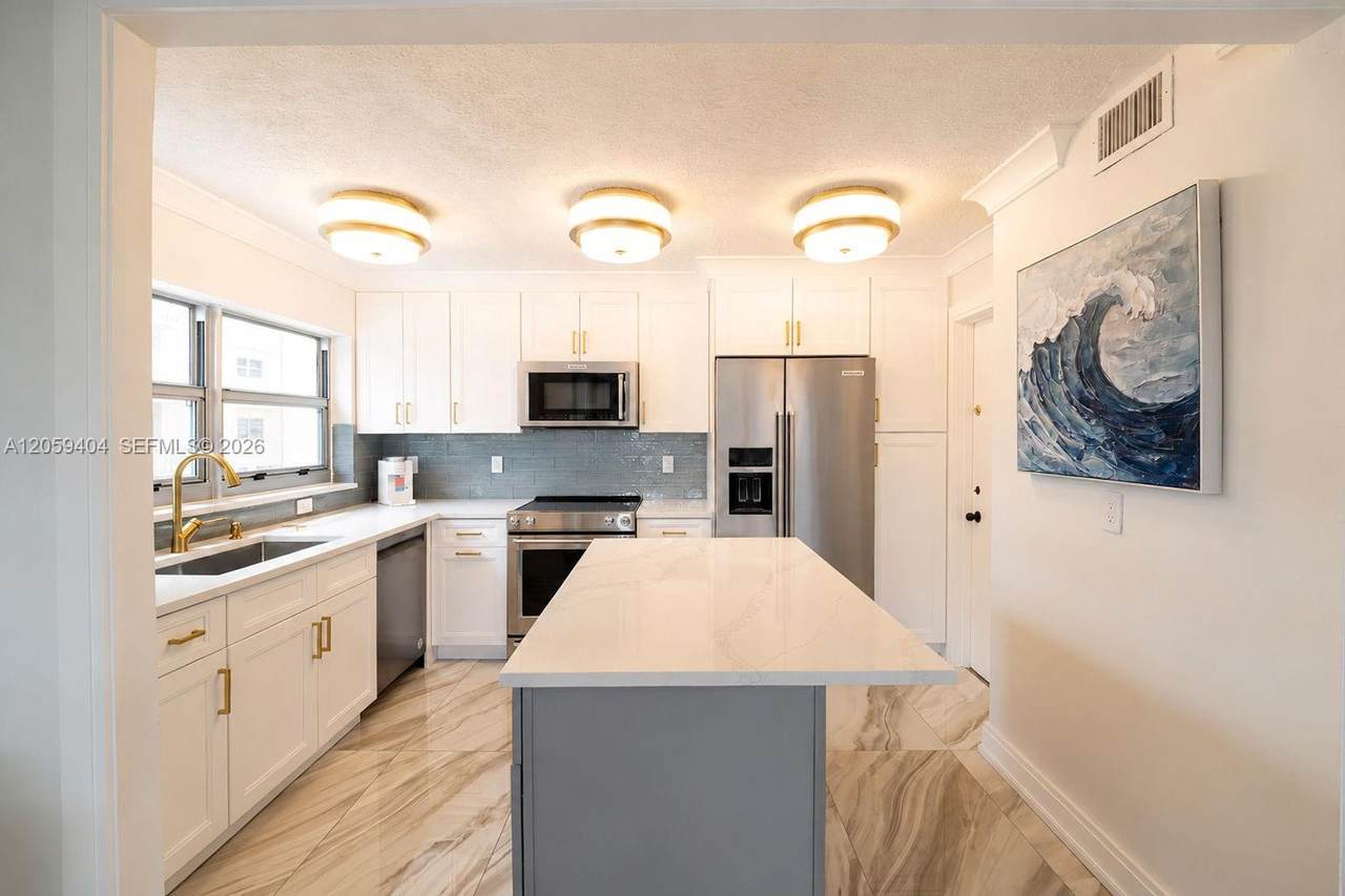 1817 Ocean Dr - Photo 1