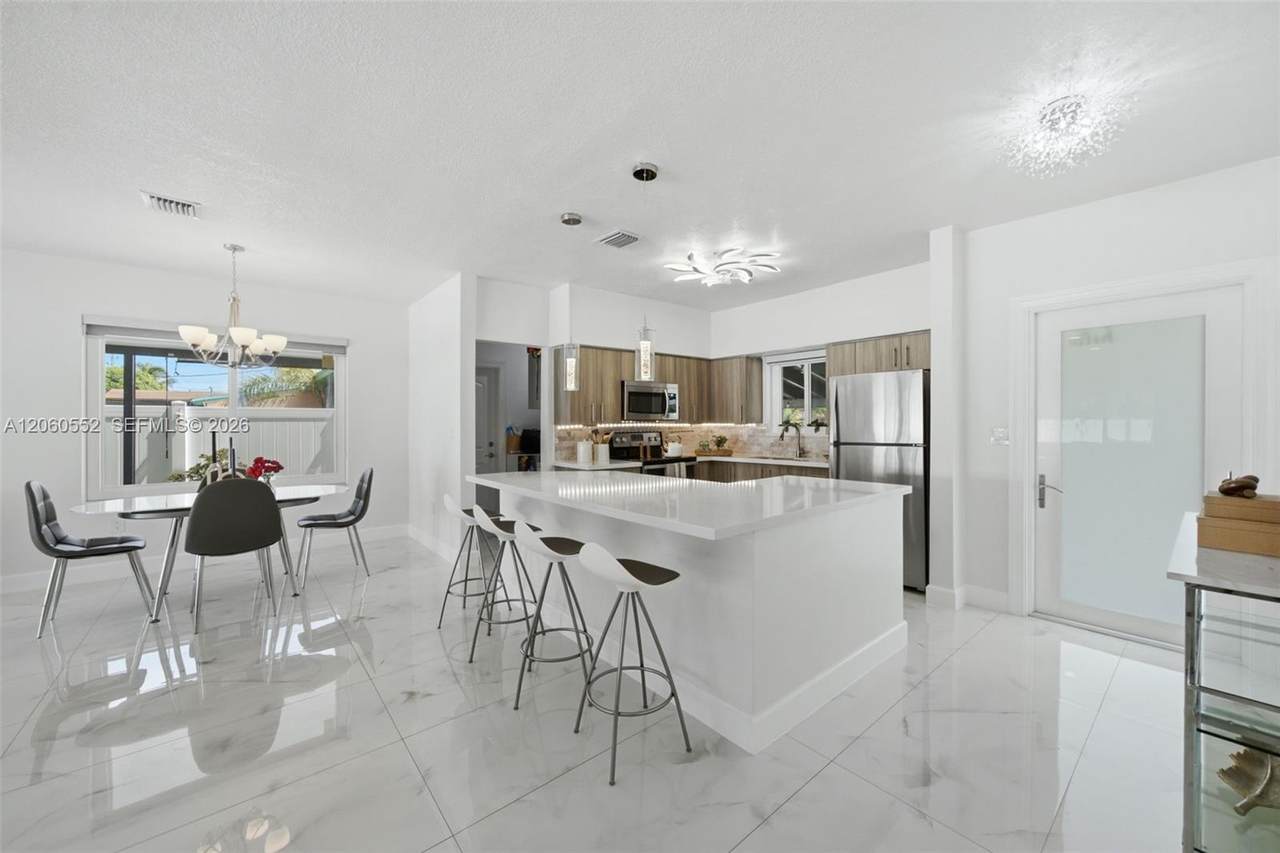 18120 16th Ave - Photo 1