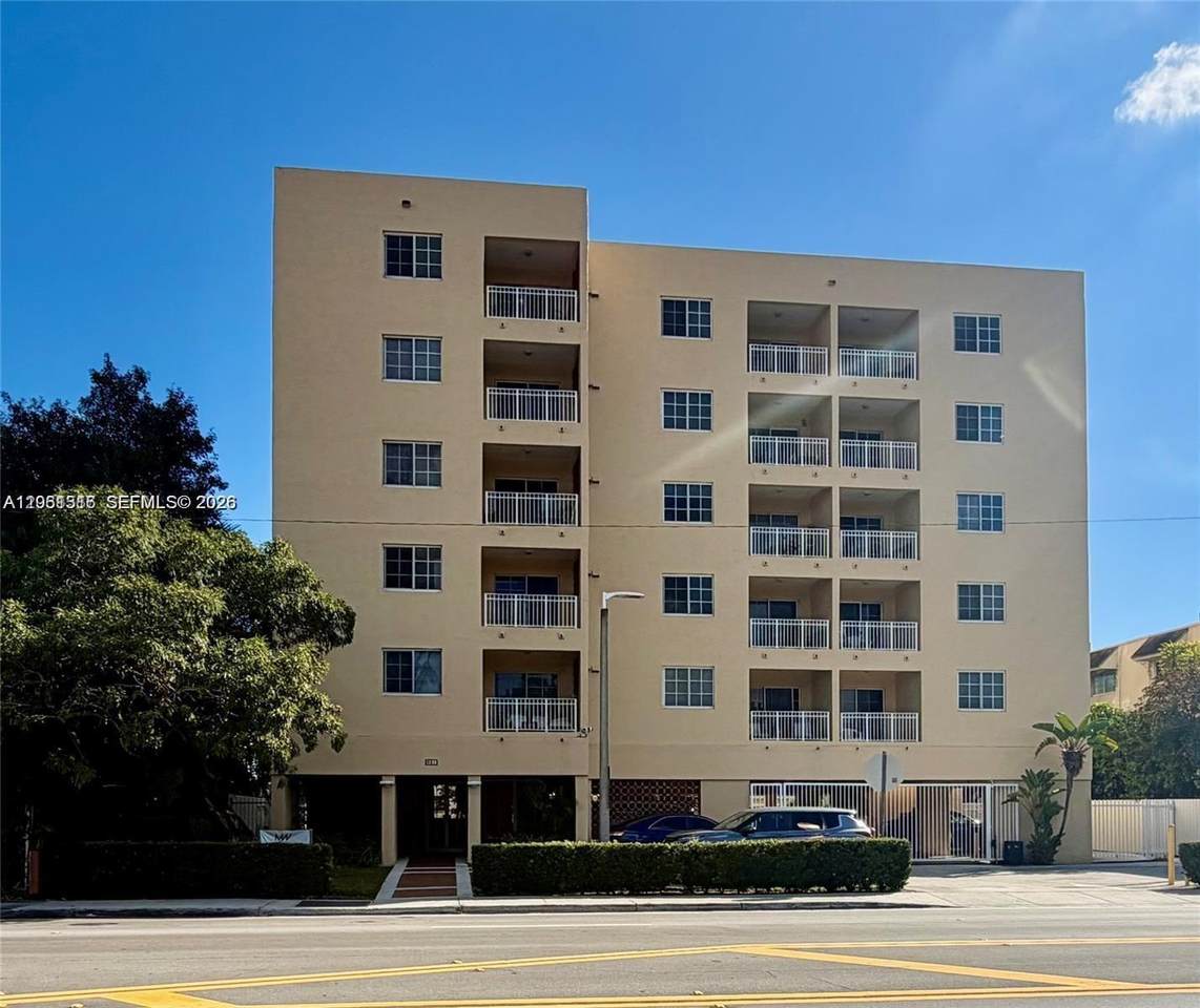 601 37th Ave - Photo 1