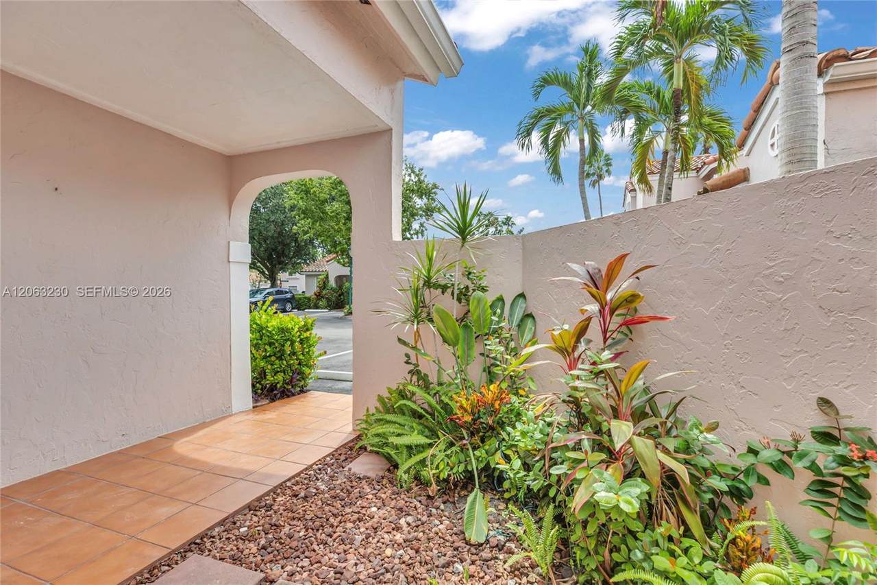 https://bt-photos.global.ssl.fastly.net/miami/1280_boomver_2_A12063230-2.jpg