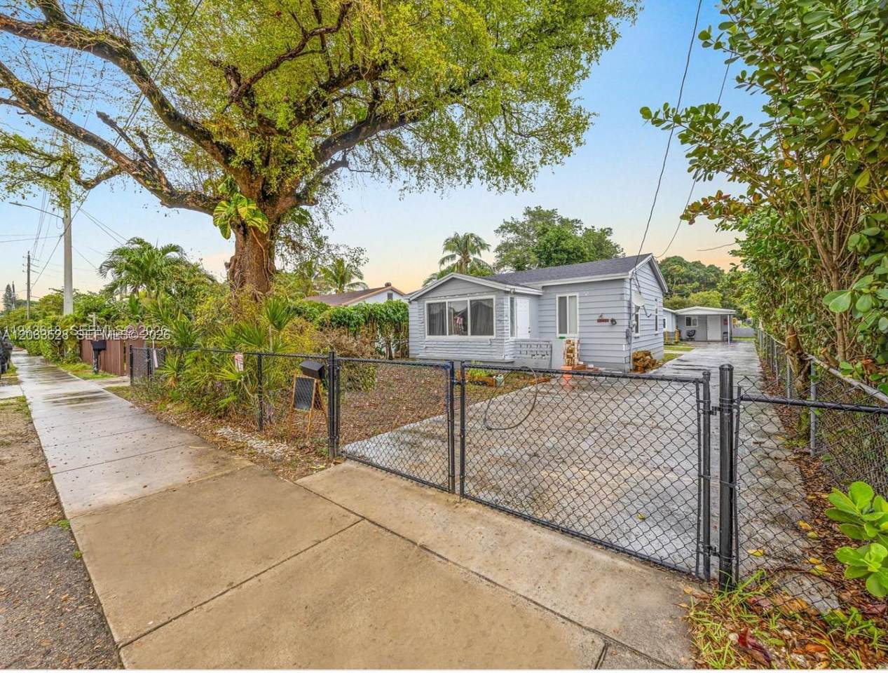 10417 6th Ave - Photo 1