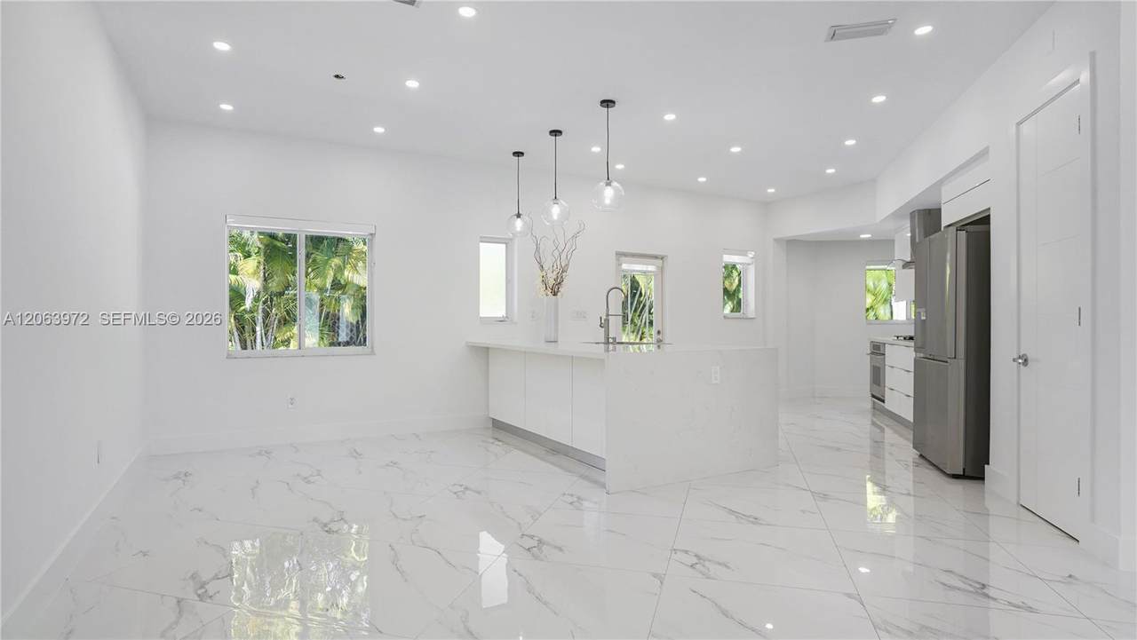https://bt-photos.global.ssl.fastly.net/miami/1280_boomver_2_A12063972-2.jpg
