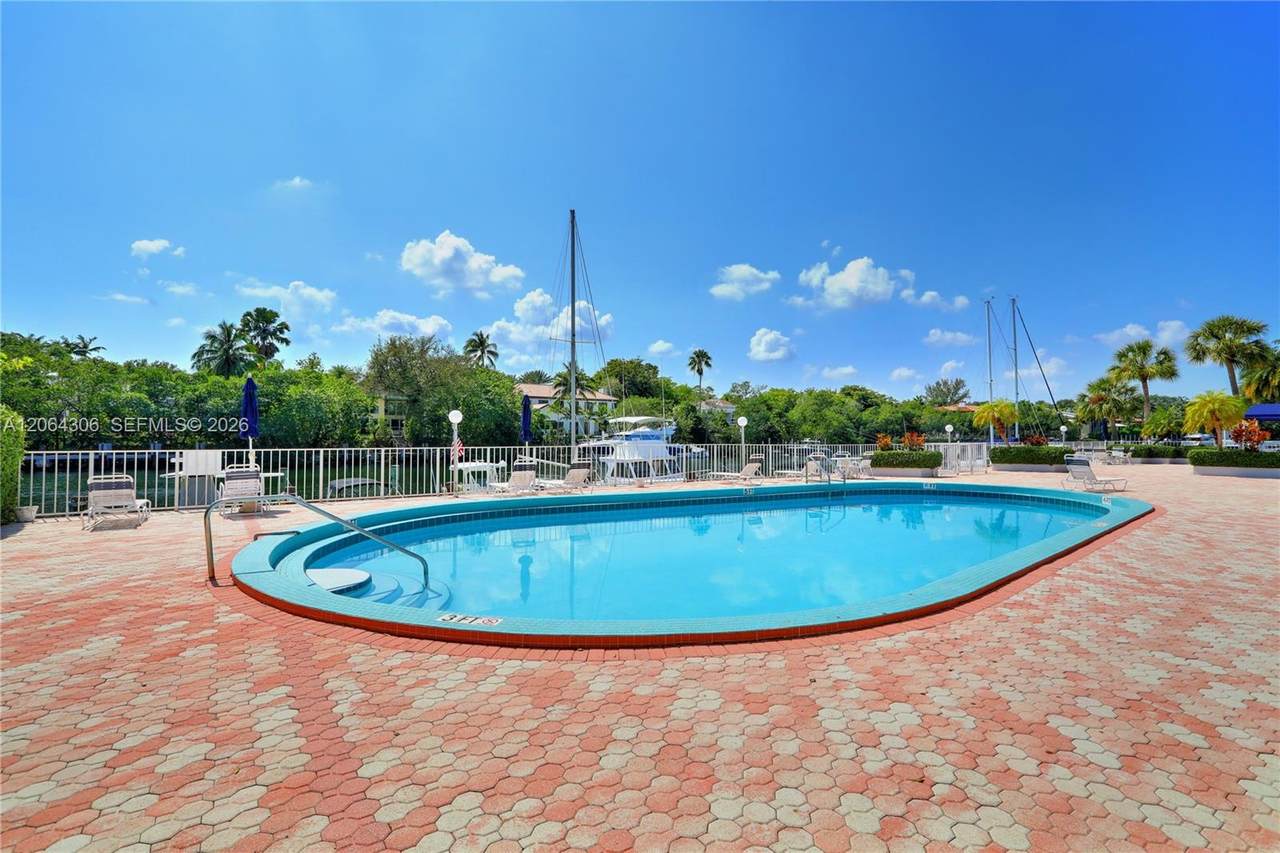 https://bt-photos.global.ssl.fastly.net/miami/1280_boomver_2_A12064306-2.jpg