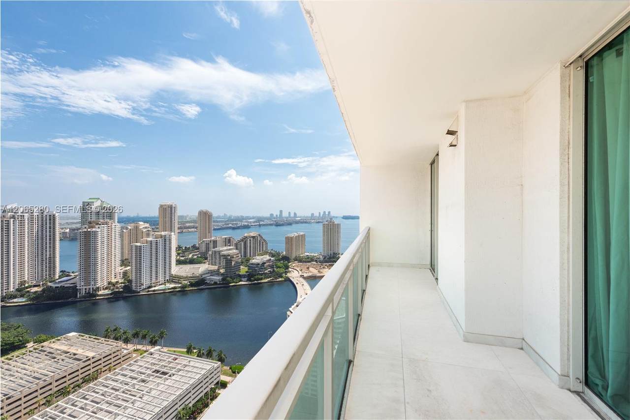 950 Brickell Bay Dr - Photo 1