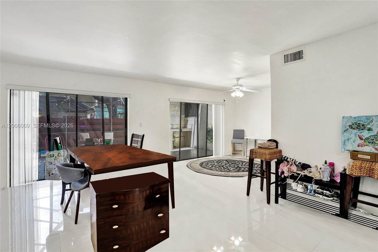 https://bt-photos.global.ssl.fastly.net/miami/1280_boomver_1_A12066069-2.jpg