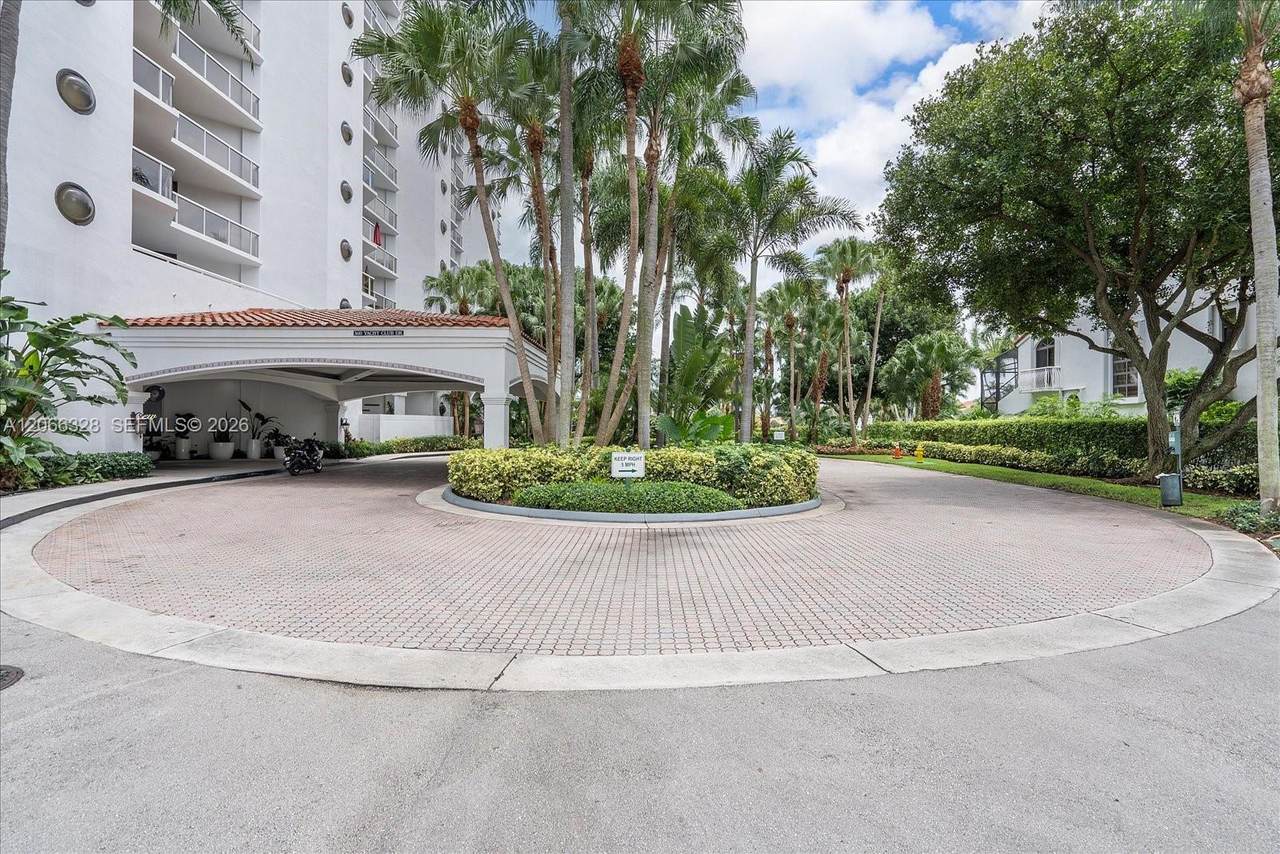 3610 Yacht Club Dr - Photo 1