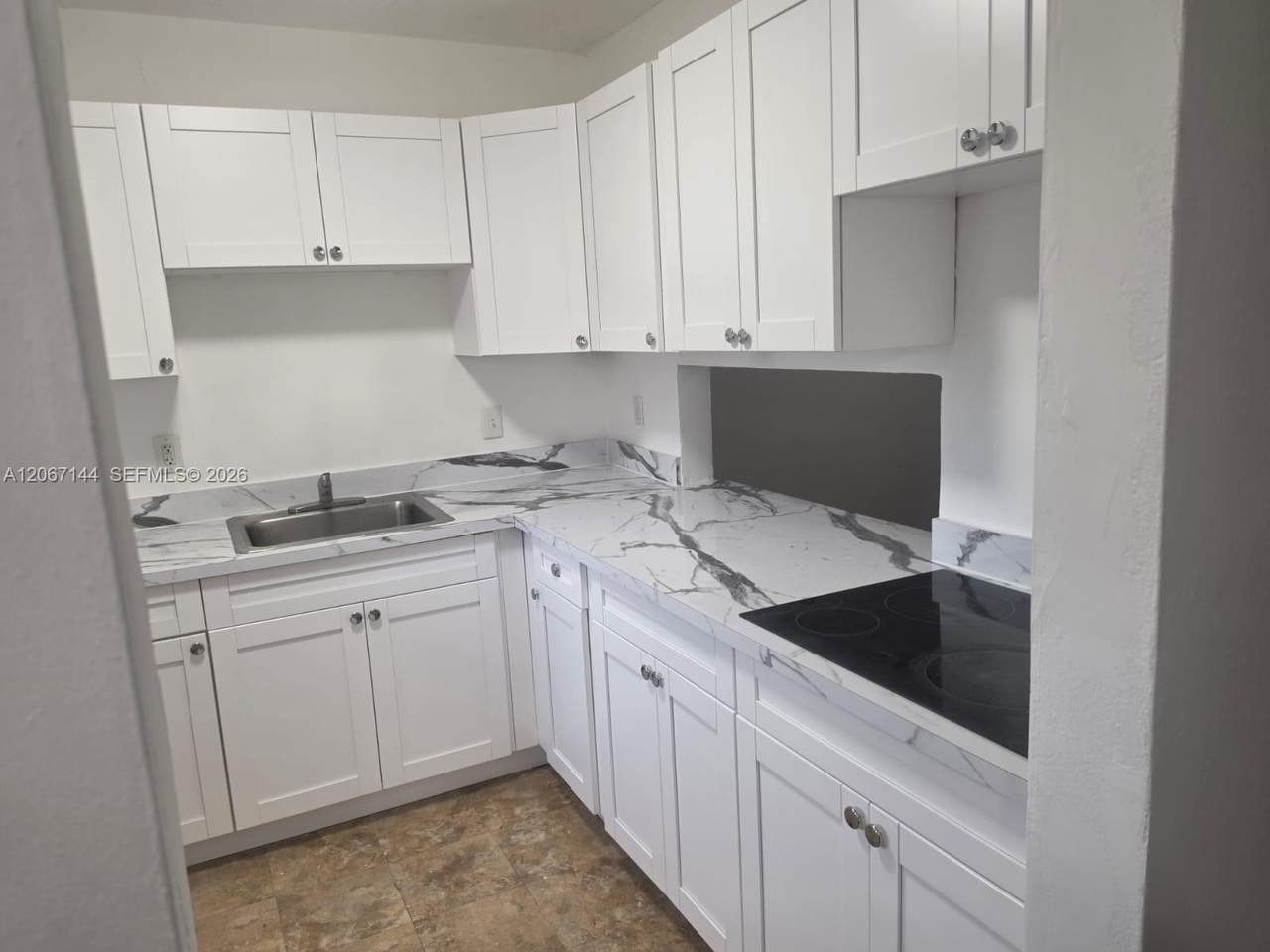 251 187th St - Photo 1