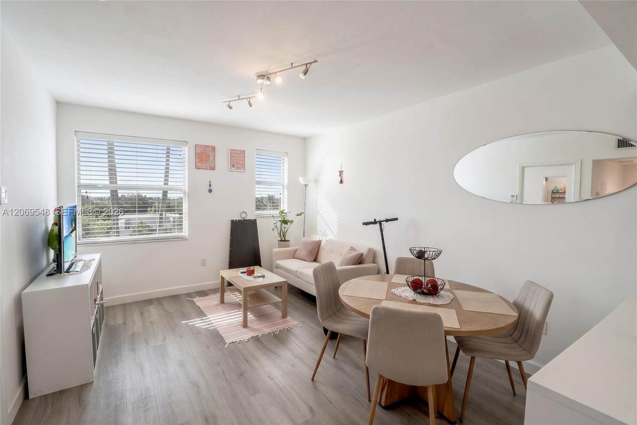 1550 Drexel Ave - Photo 1