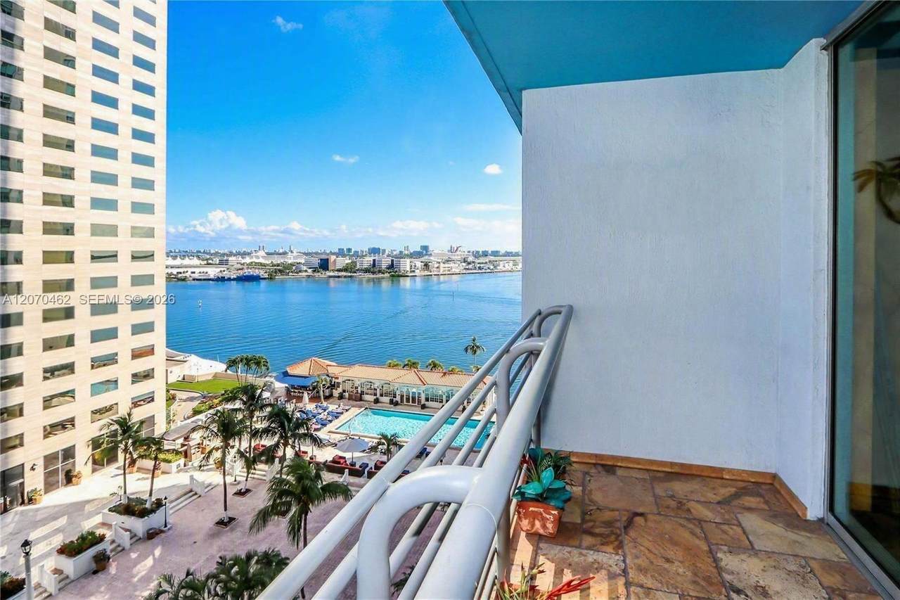 335 Biscayne Blvd - Photo 1