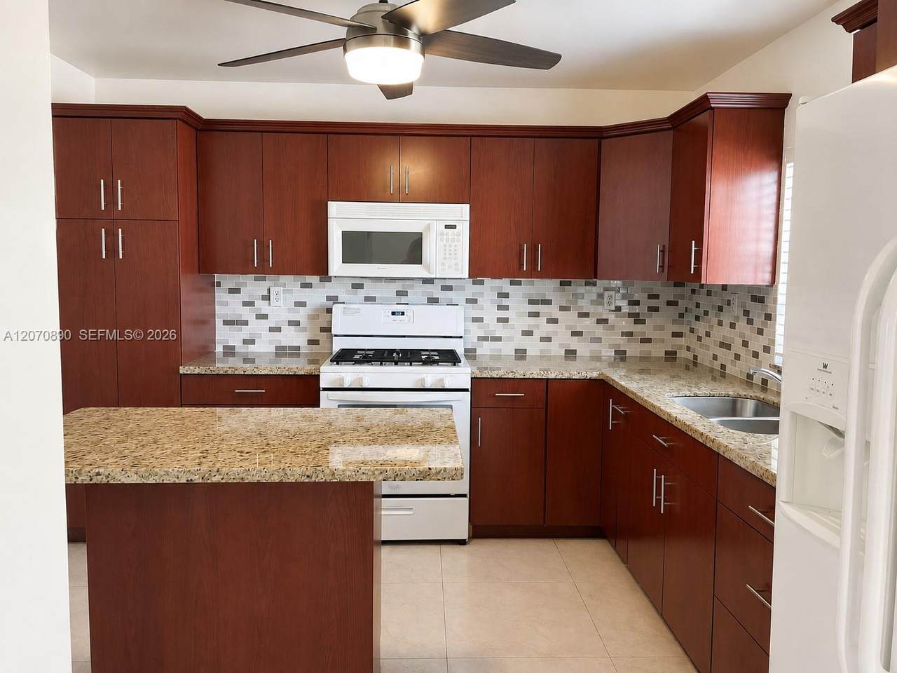 https://bt-photos.global.ssl.fastly.net/miami/1280_boomver_2_A12070890-2.jpg