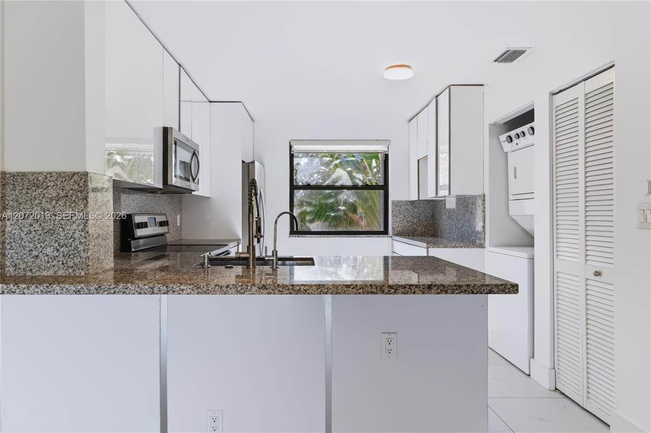https://bt-photos.global.ssl.fastly.net/miami/1280_boomver_2_A12072013-2.jpg