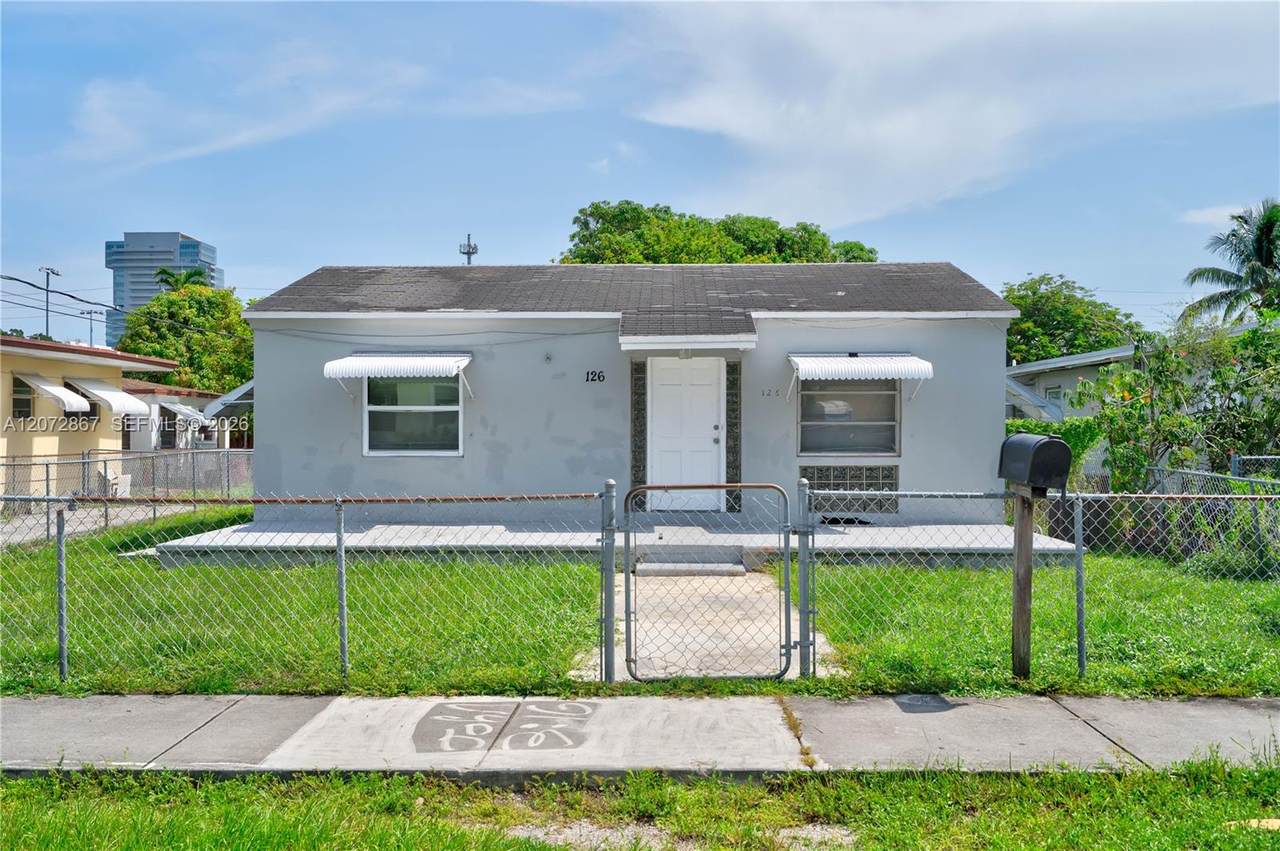 126 4th St - Photo 1