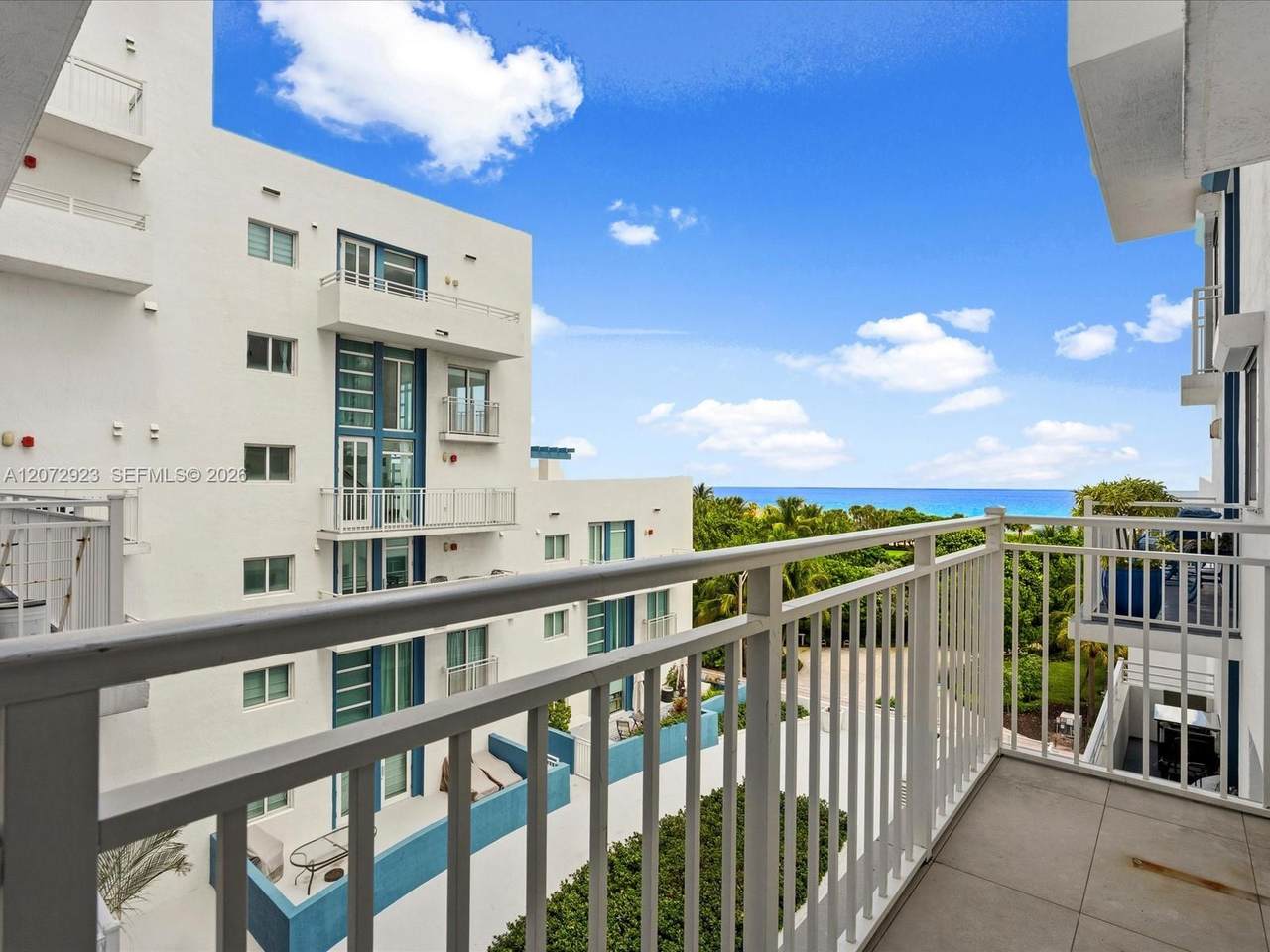 https://bt-photos.global.ssl.fastly.net/miami/1280_boomver_2_A12072923-2.jpg