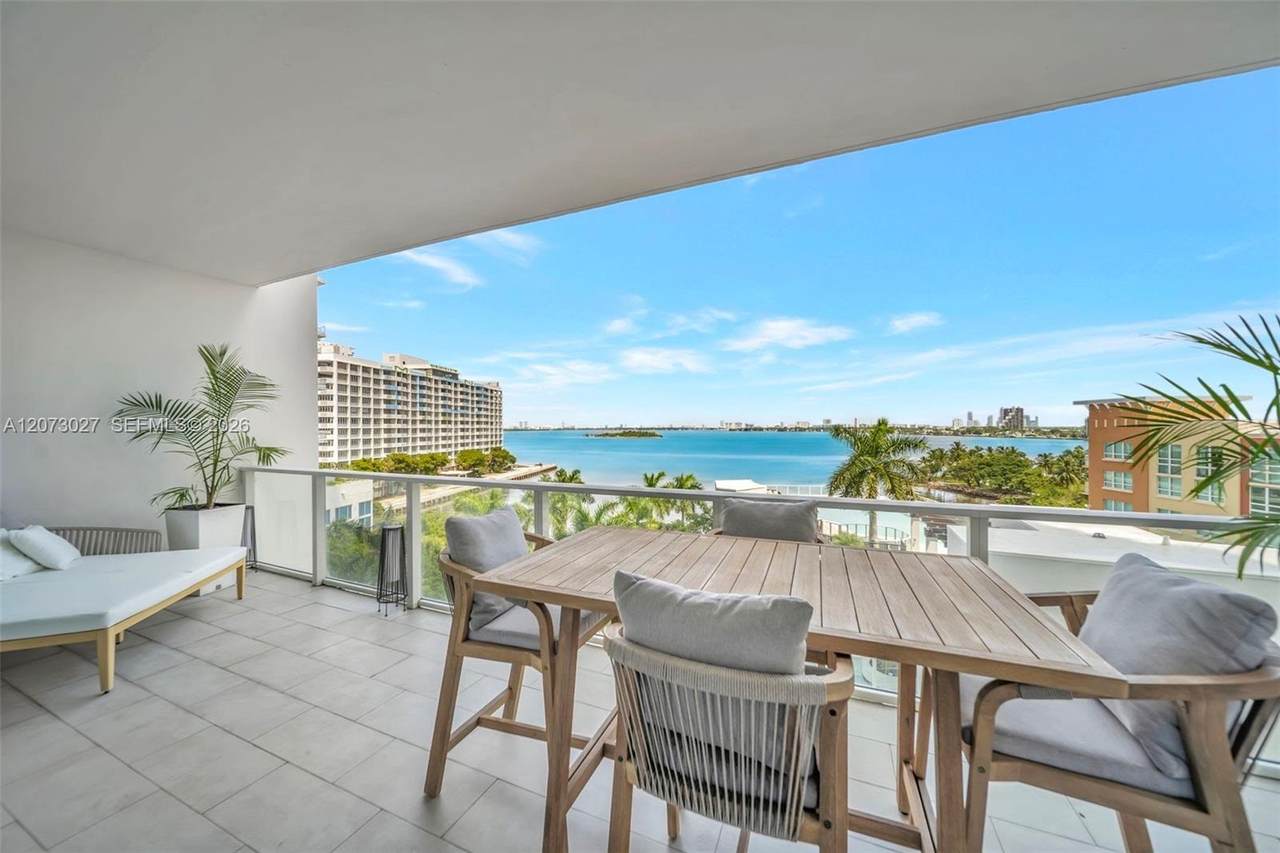 https://bt-photos.global.ssl.fastly.net/miami/1280_boomver_2_A12073027-2.jpg