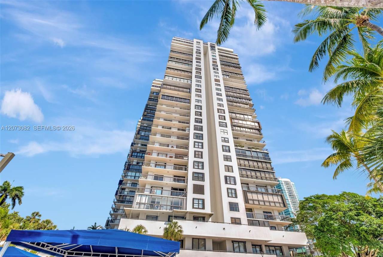 2333 Brickell Ave - Photo 1