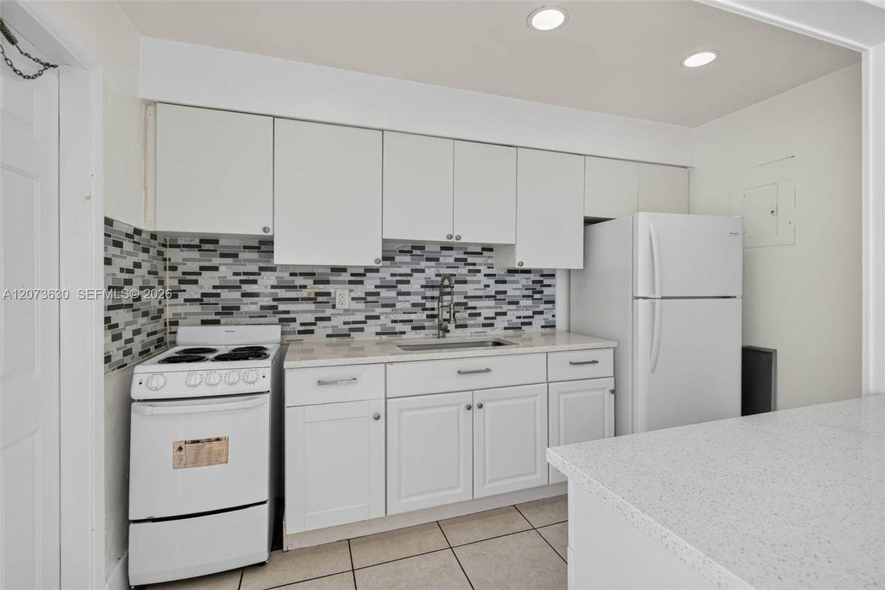 2115 17th Ct - Photo 1