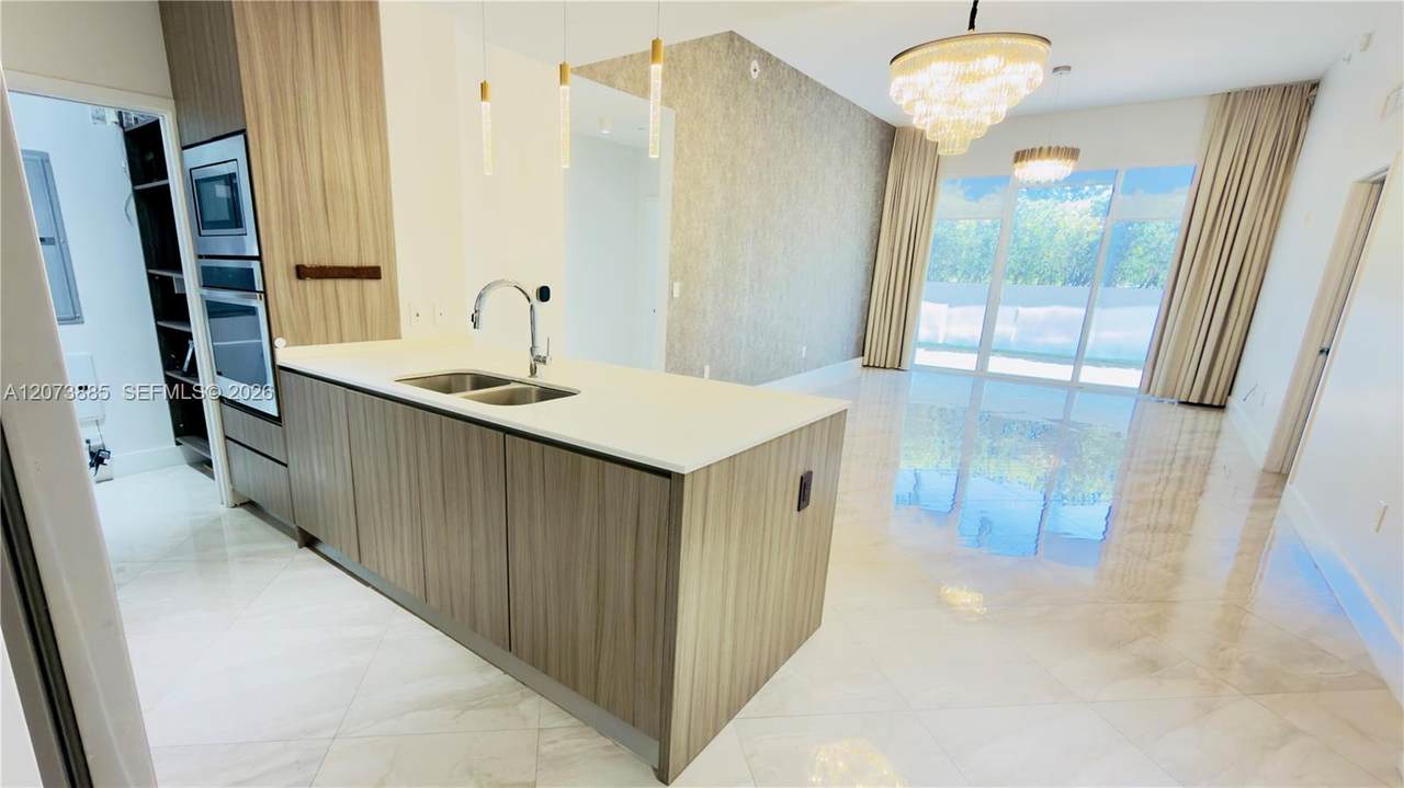 https://bt-photos.global.ssl.fastly.net/miami/1280_boomver_2_A12073885-2.jpg