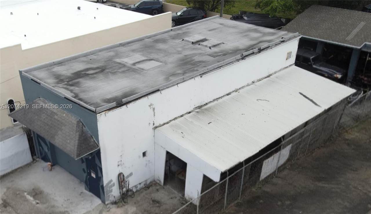 18356 Dixie Hwy - Photo 1