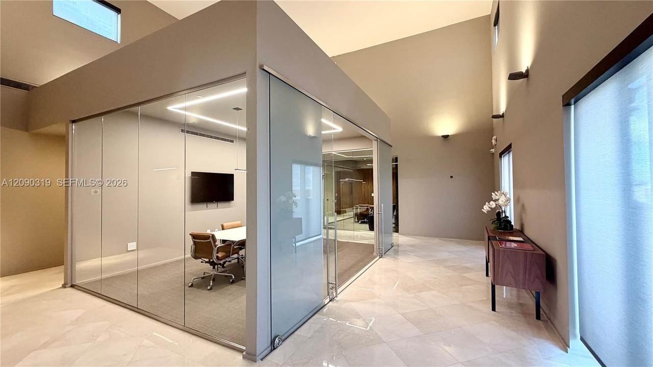 https://bt-photos.global.ssl.fastly.net/miami/1280_boomver_2_A12090319-2.jpg