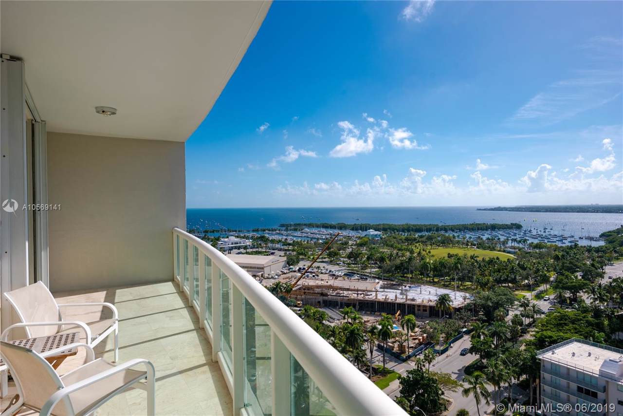 2645 Bayshore Dr - Photo 1