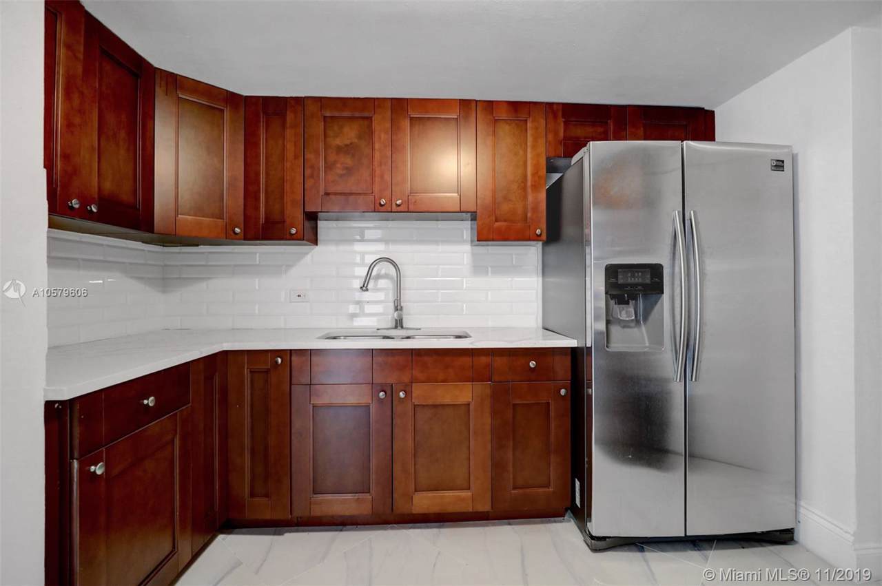 905 Brickell Bay Dr - Photo 1