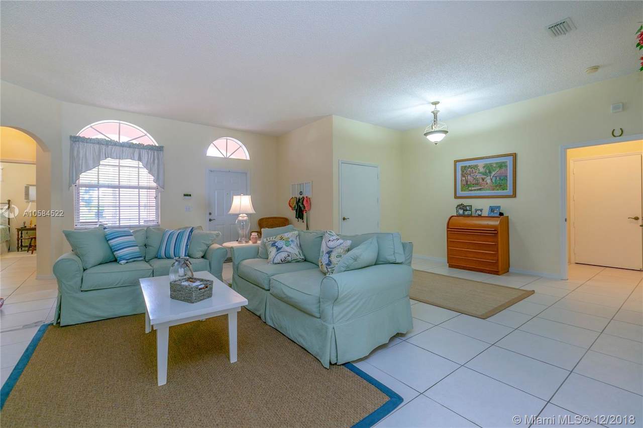 2635 5th Ct - Photo 1