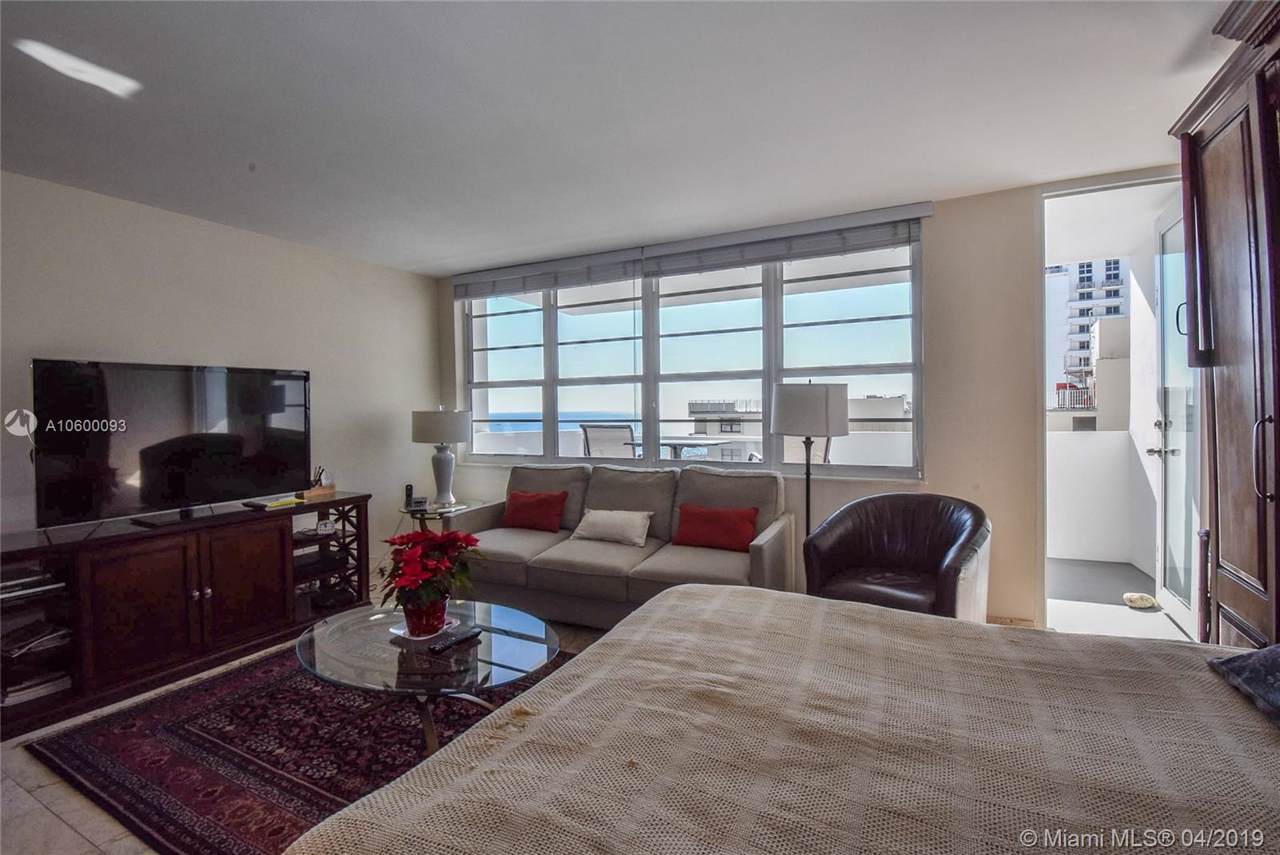 100 Lincoln Rd - Photo 1