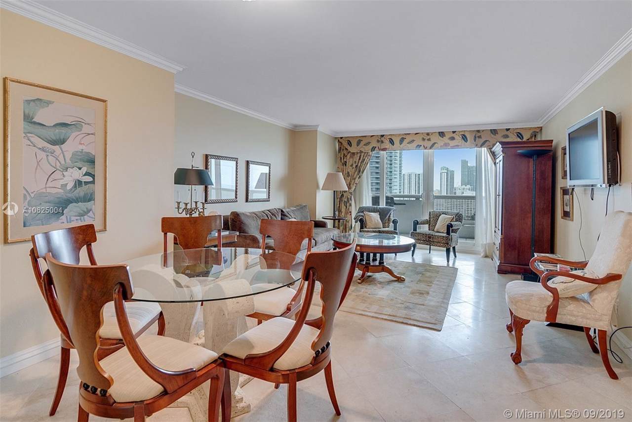 1717 Bayshore Dr - Photo 1