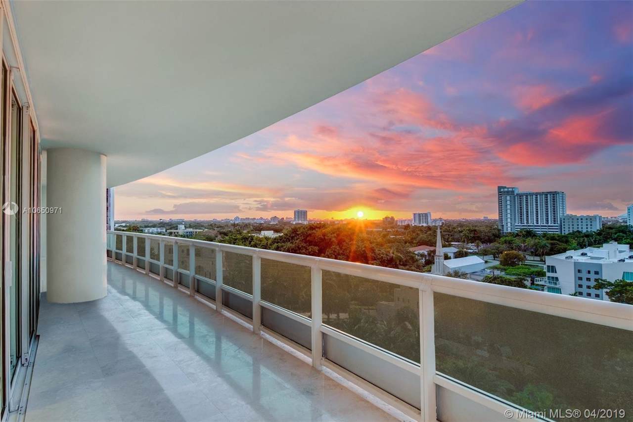 1643 Brickell Av - Photo 1