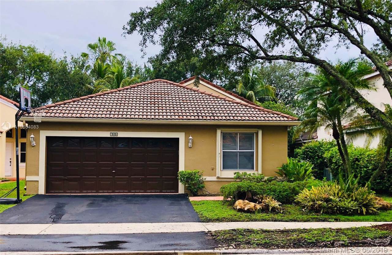 708 Stanton Dr - Photo 1