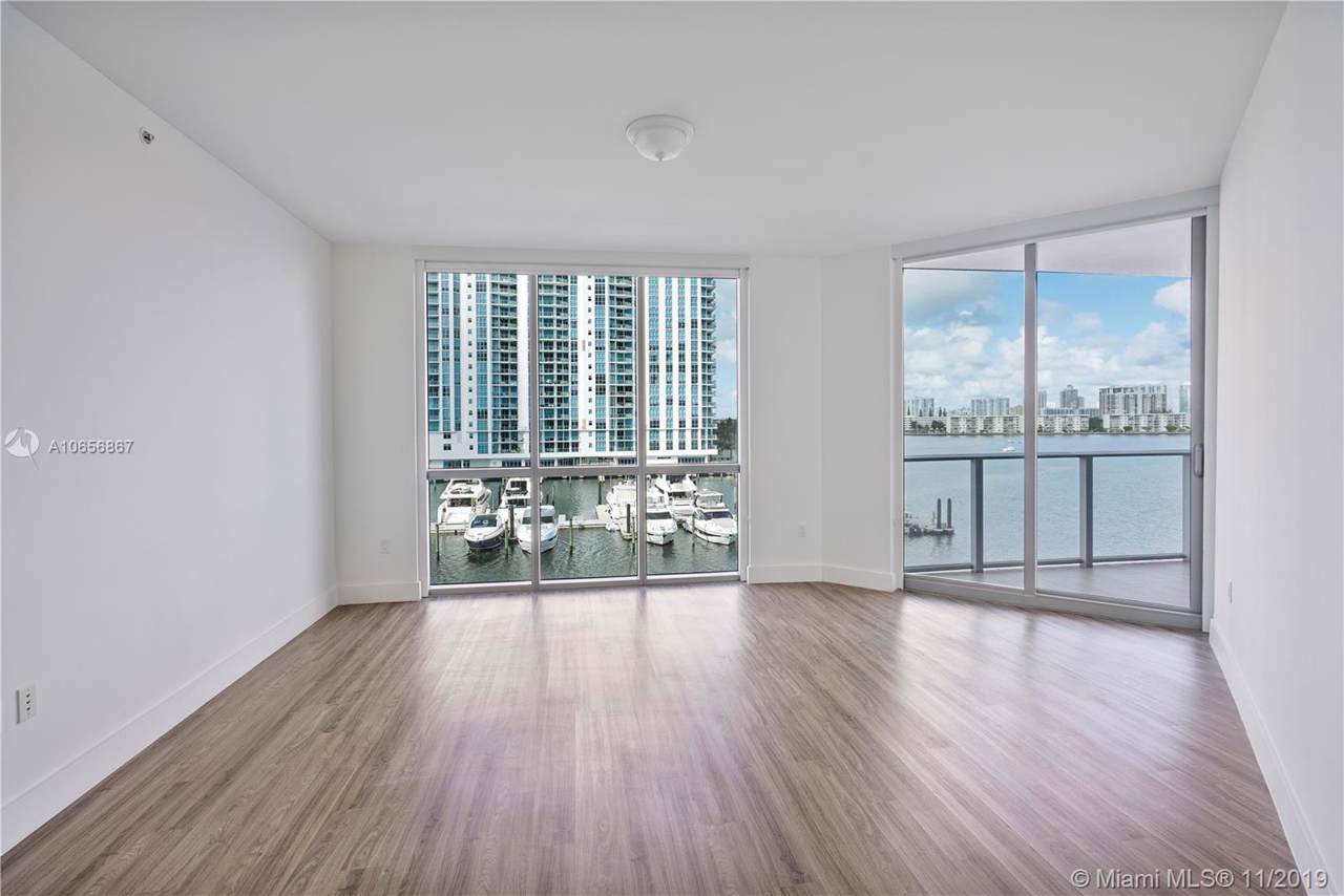 17111 Biscayne Blvd - Photo 1
