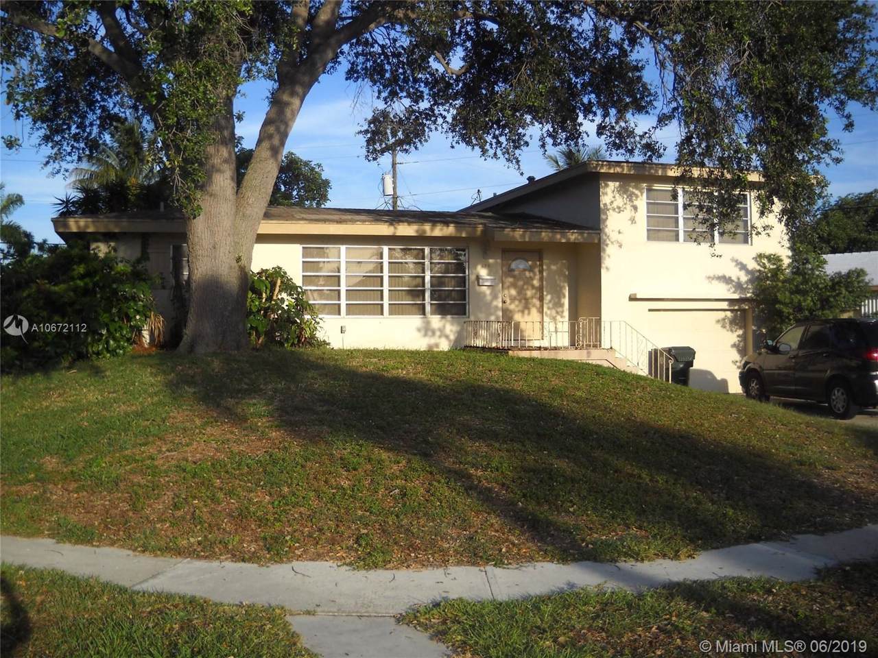 698 15th Ave - Photo 1