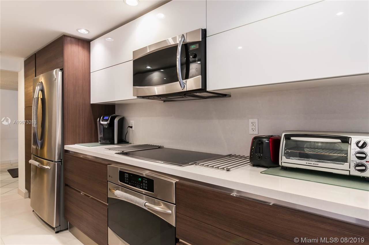 18181 31st Ct - Photo 1