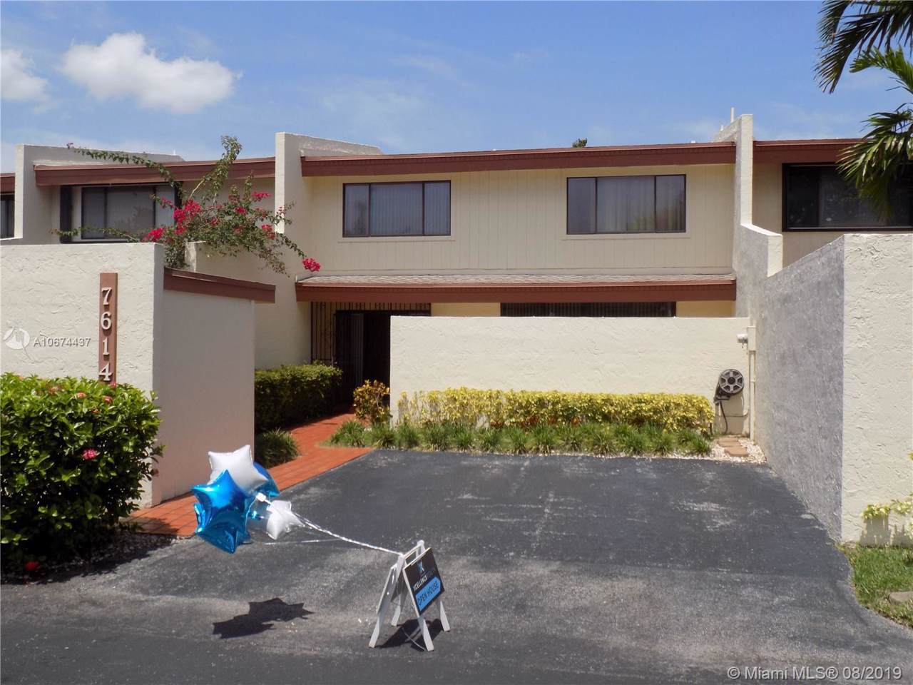 7614 106th Ave - Photo 1