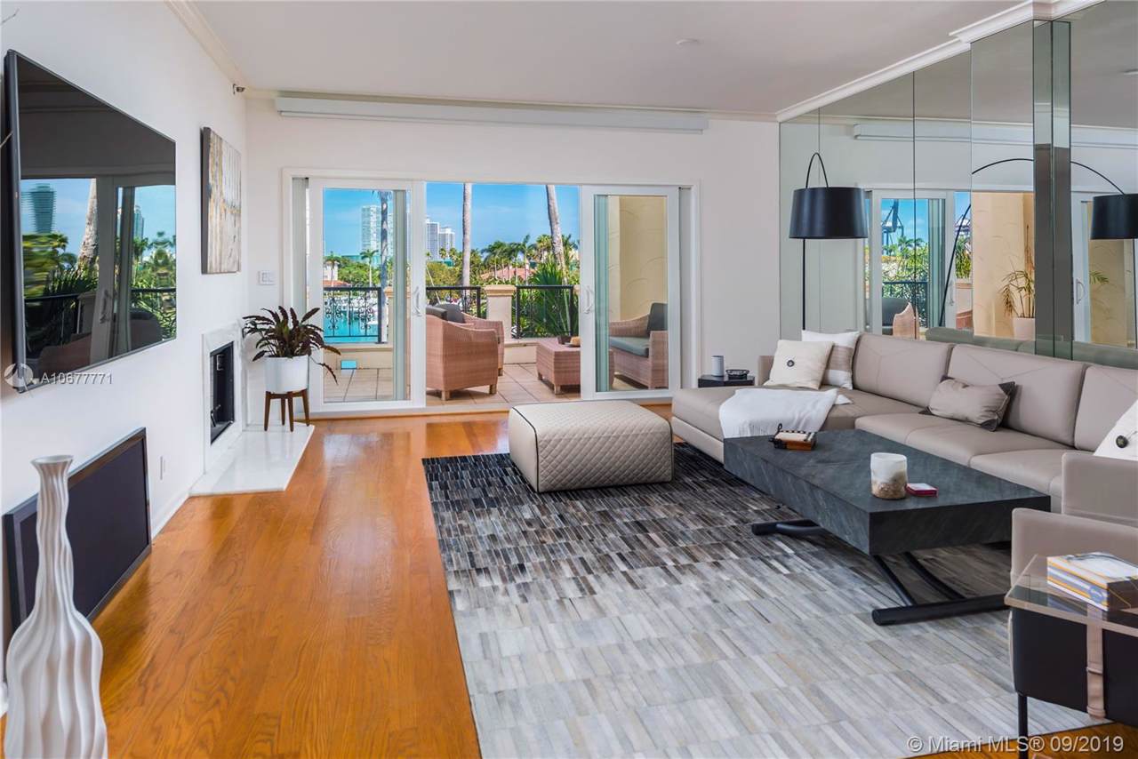 2532 Fisher Island Dr - Photo 1