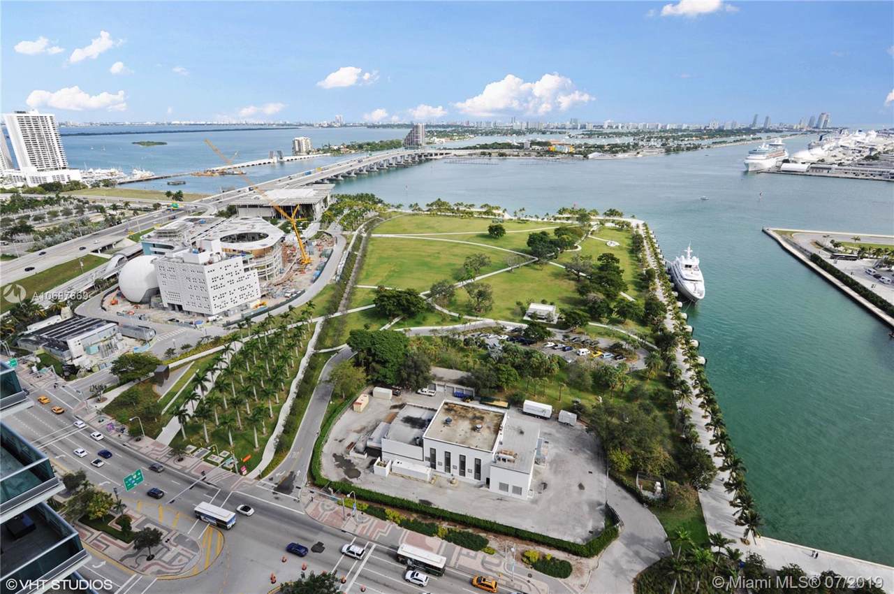 900 Biscayne Blvd - Photo 1